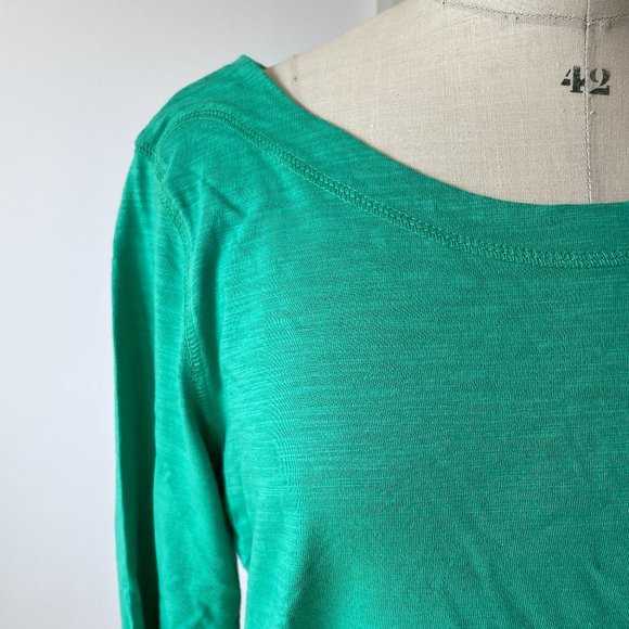 *Free add-on with purchase* Green Dalia Boatneck Tee - Picture 4 of 9
